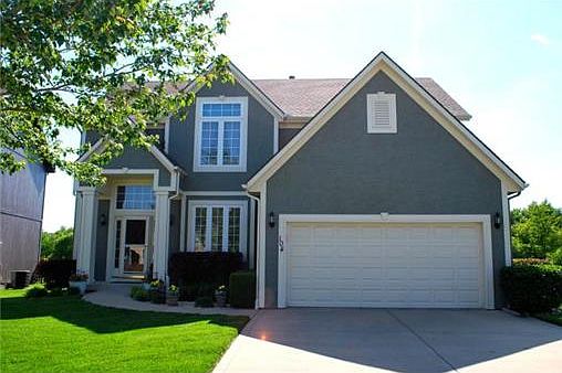1st image of 104 NE Hidden Meadow Ln