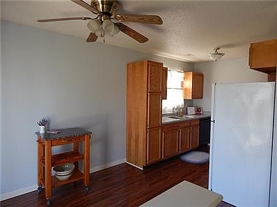 3rd image of 297 Broadmoor Bnd