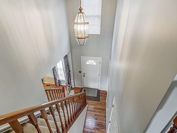3rd image of 9608 Cedar Knoll Dr