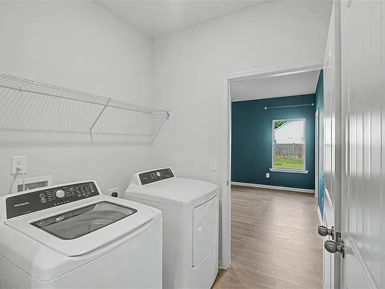 514 Denton Dr — Photo 34
