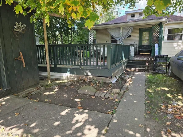 361 Central Ct, Steubenville, OH 43952