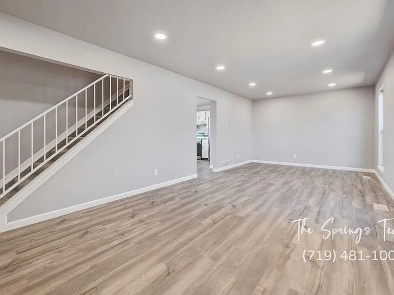 6460 Bugle Dr — Photo 7