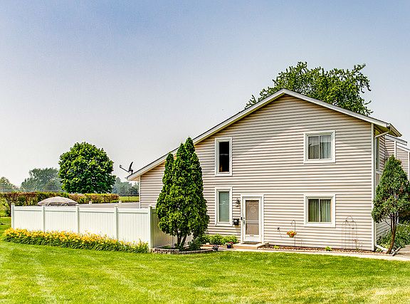 2nd image of 945 Sandpiper Ct