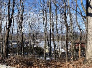 33 Lakewood Dr, Pittsfield, MA