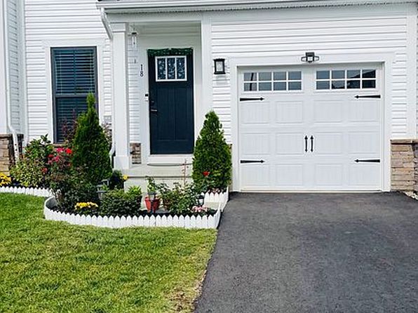 18 Rosemary Way