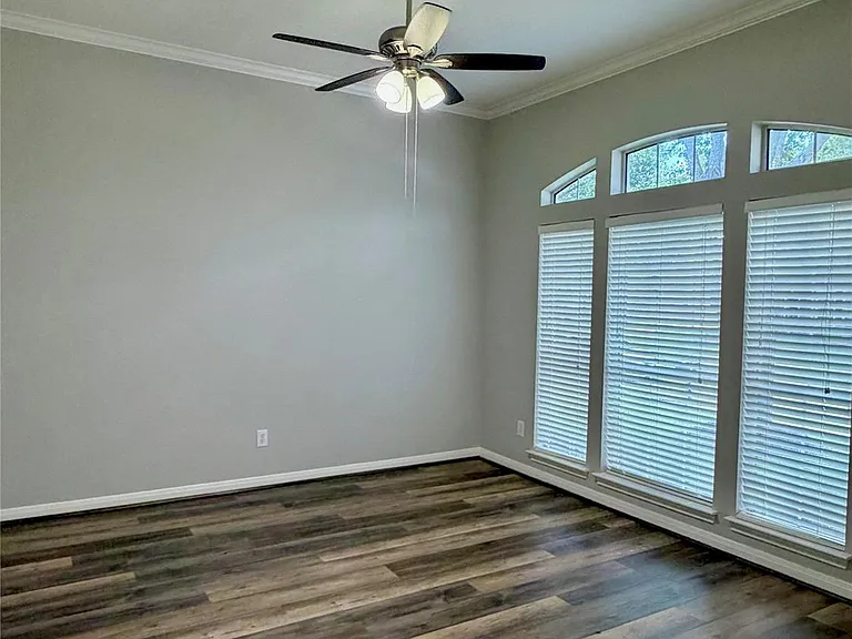 1510 Flanders Field Ln — Photo 8
