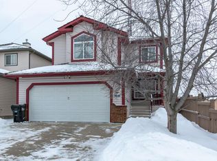 180 Newcastle Cres, Strathcona County, AB T8A 6K9