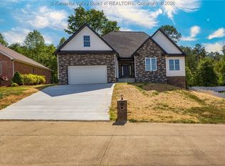 254 James Cir, Culloden, WV 25510