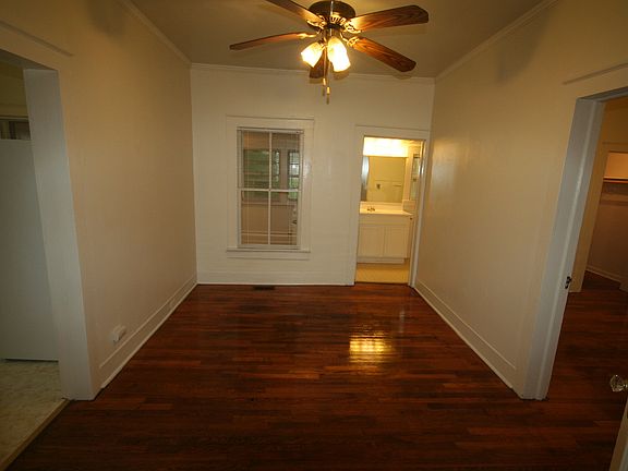 2nd image of 1704 W Knox St