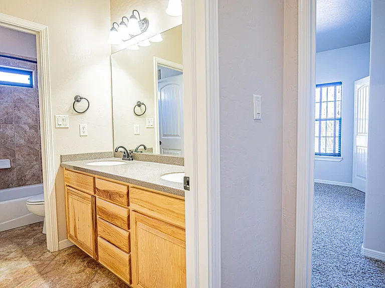 1124 Pajarito Dr — Photo 38
