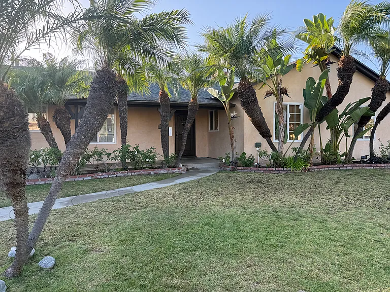 10247 Eglise Ave — Photo 4