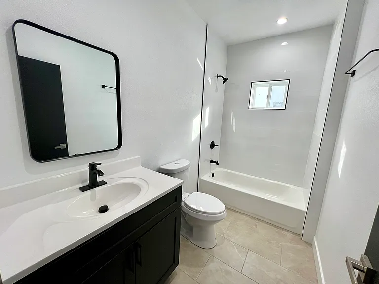 4900 Lennox Blvd #1 — Photo 16