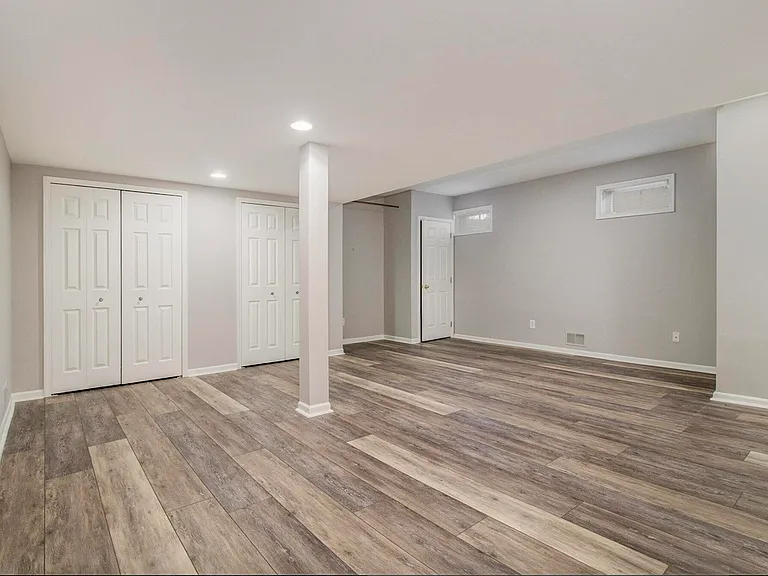 5974 Versailles Ave — Photo 19