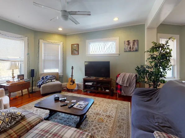 96 Columbia St, Brookline, MA