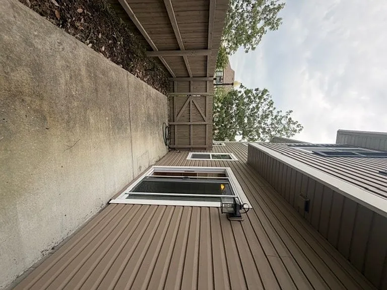 1609 Apsley Ct — Photo 32