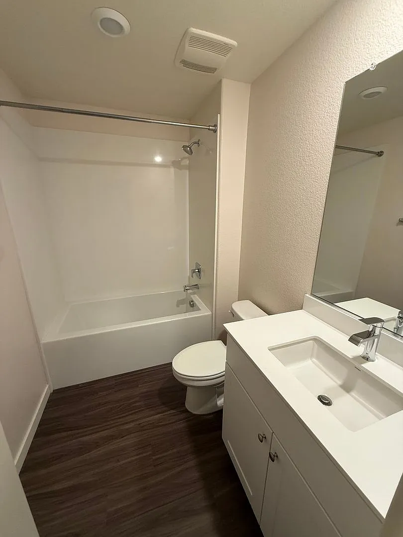 3242 New York Rd - West Sacramento 95691 — Photo 3