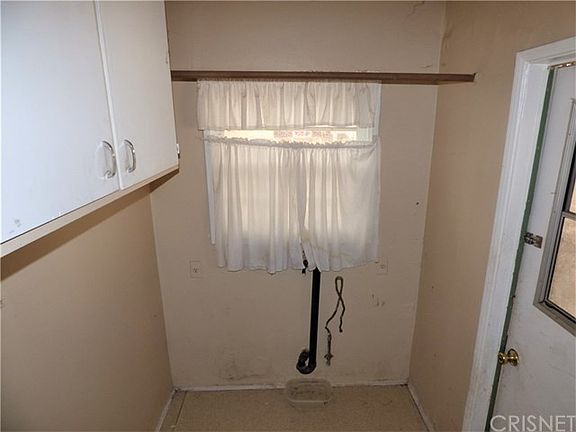 4th image of 11149 Brockway Ave