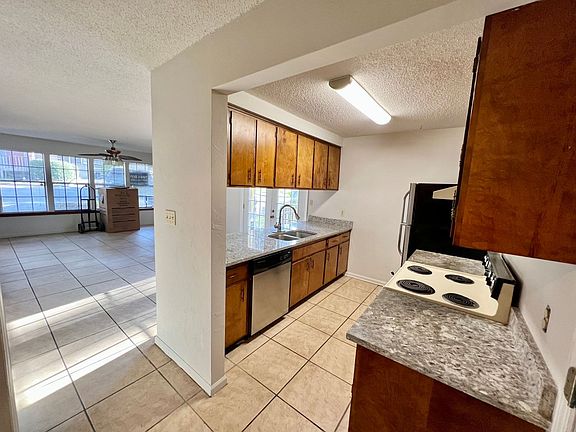 5th image of 2295 Shady Timbers Cir #A