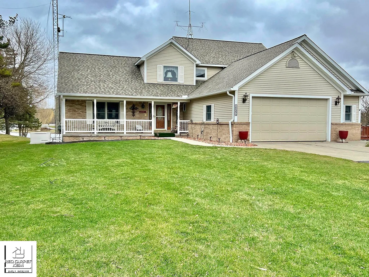 10394 Hills Lane Dr photo 1