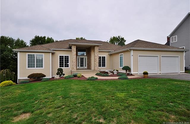 1st image of 15 Knoll Ln