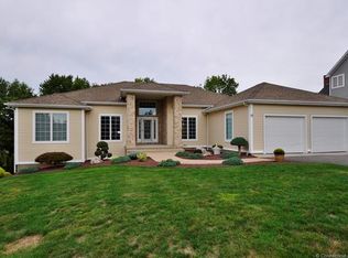 15 Knoll Ln, Rocky Hill, CT 06067