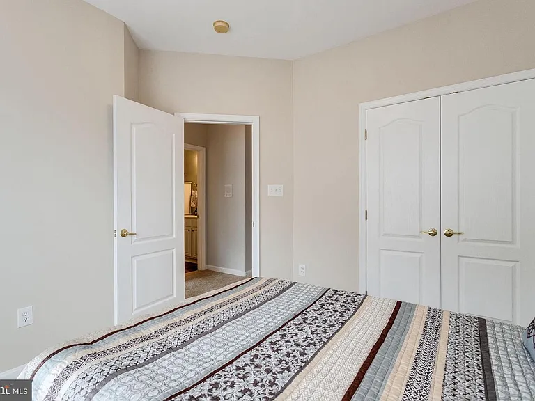 6485 Sutcliffe Dr — Photo 52