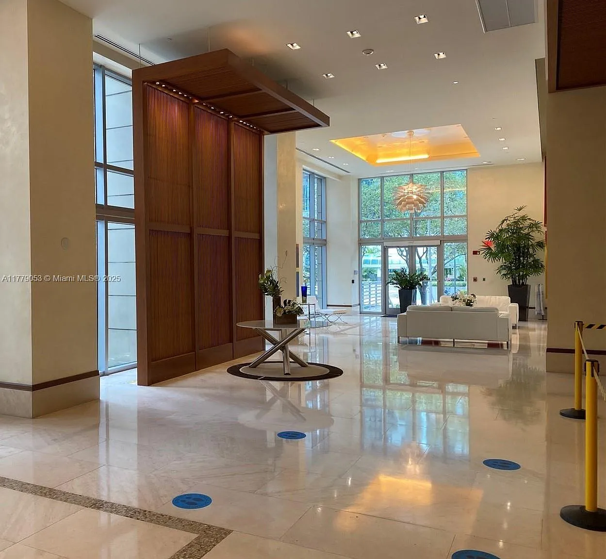 1 bed, 950 sqft, $2,795 — Photo 3
