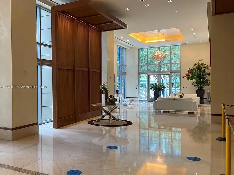 1060 Brickell Ave — Photo 3
