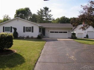 17800 Sharon Rd, Chesaning, MI 48616