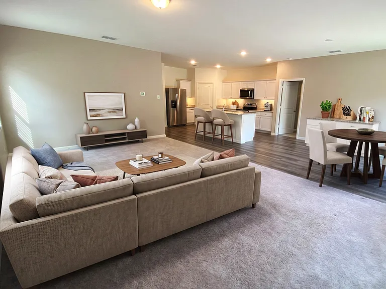 3013 Aspen Dr — Photo 2