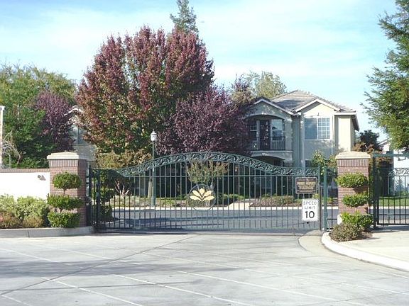 2nd image of 3249 English Oak Cir