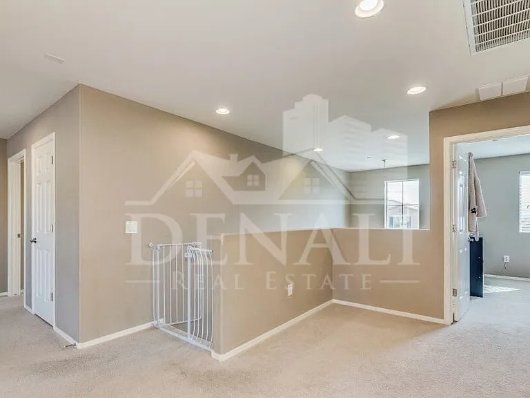 836 W Calle Ocarina — Photo 4