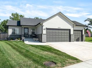 1124 Sontag Dr, Derby, KS 67037