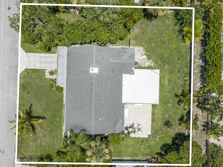 1714 N Palmway — Photo 22