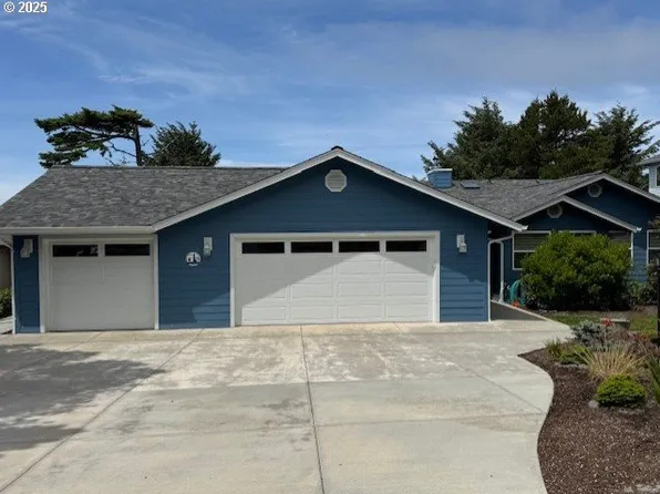 1155 Alder Ct, Florence, OR 97439
