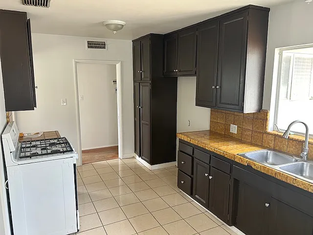 6604 Franklin Ave — Photo 8