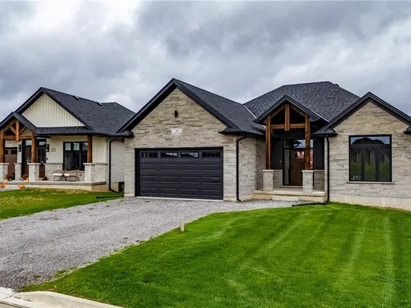 34 Andrew Ave, Simcoe, ON N3Y 0G7