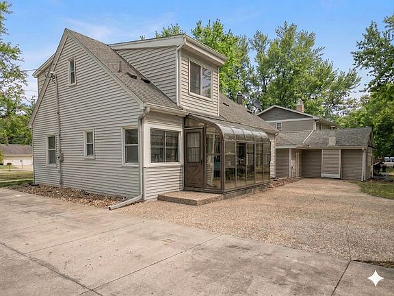 3rd image of 1423 County Road East W #W