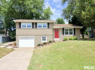 3346 Pleasant Dr, Bettendorf, IA 52722