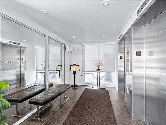 4th image of 20500 W Country Club Dr APT 405
