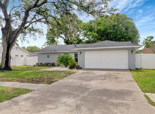 15907 Crying Wind Dr, Tampa, FL 33624