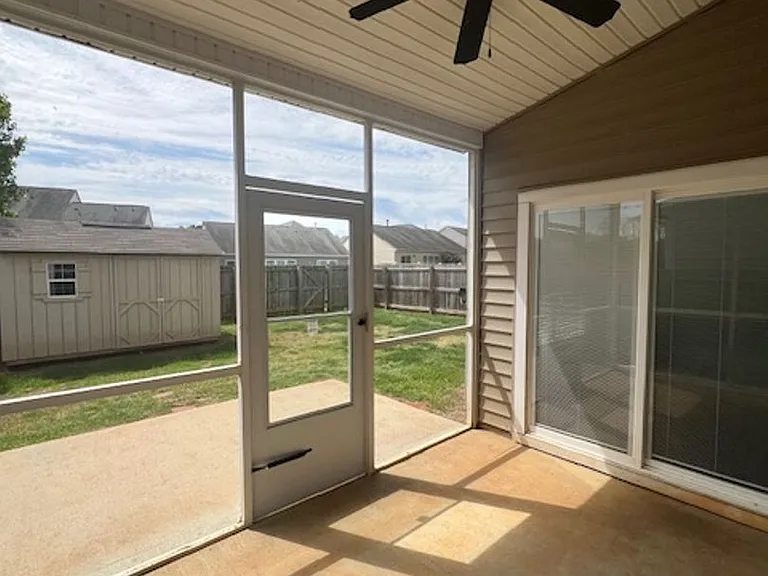 208 Riverdale Rd — Photo 16