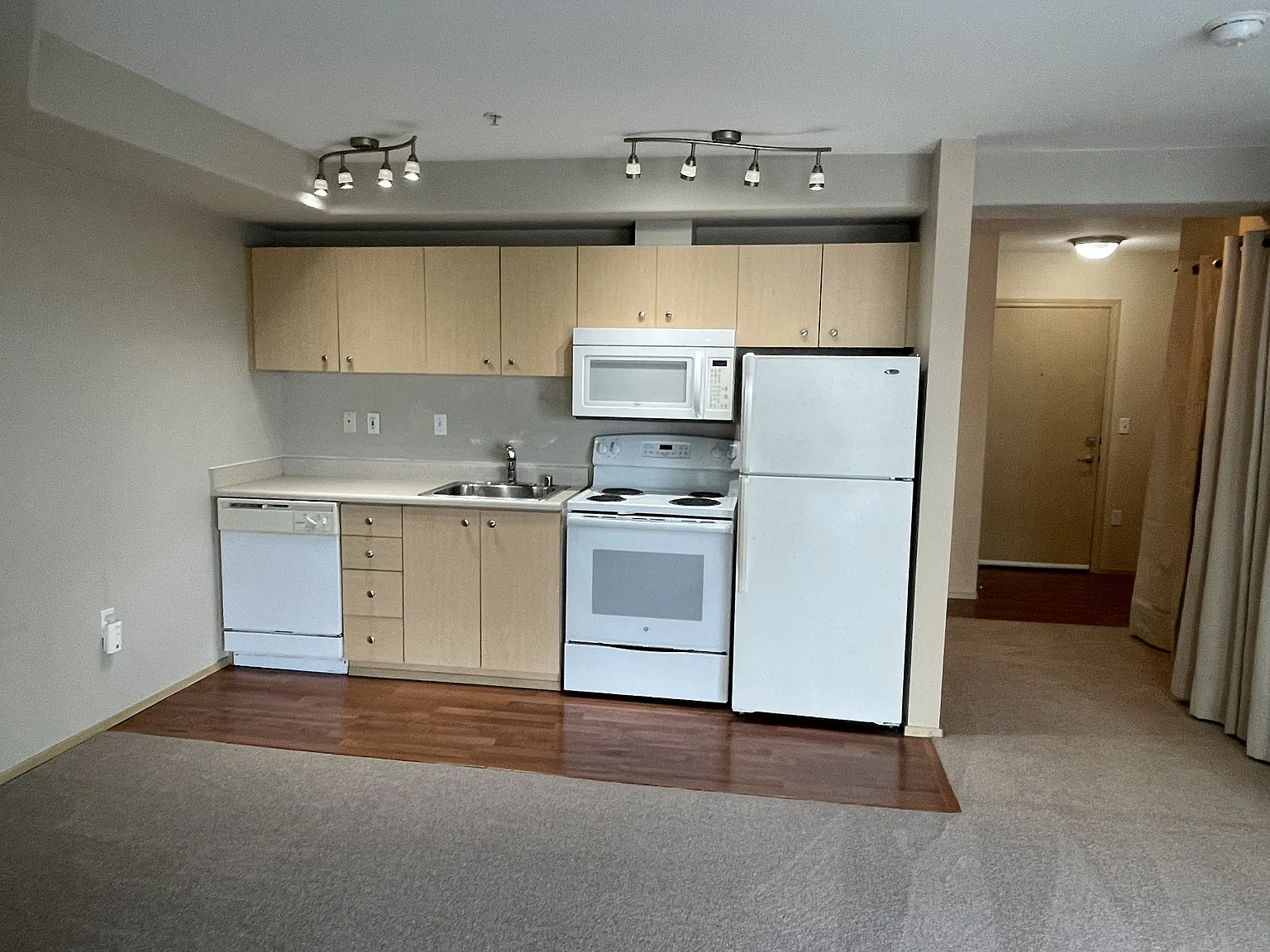 2824 Grand Ave — Photo 3