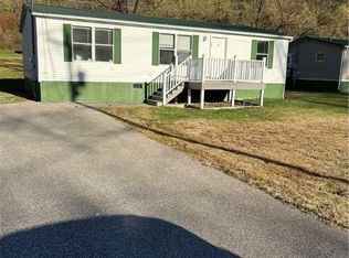 408 Harbour Ln, Hurricane, WV 25526