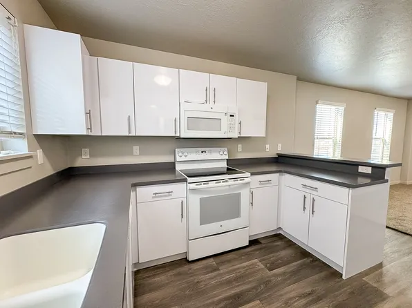 1700 S Sandhill Rd #G304, Orem, UT 84058