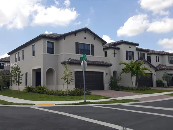 3202 W 97th St, Hialeah, FL 33018