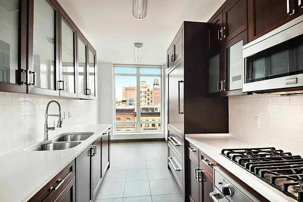 Rented by Town Residential | media 27