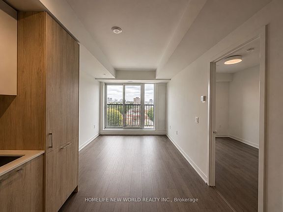 5th image of 10 Oak St #1402