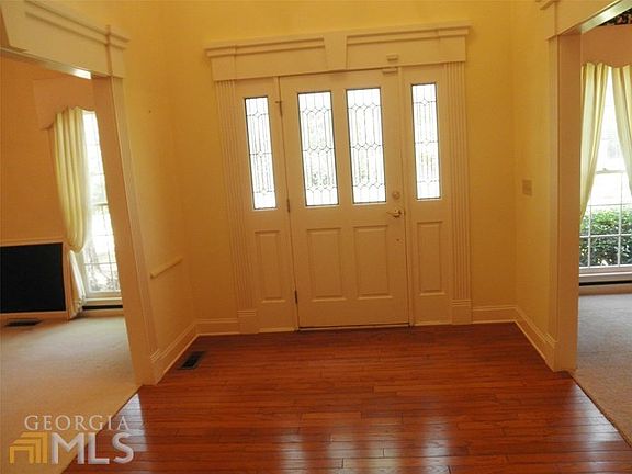 2nd image of 320 Dogwood Trl