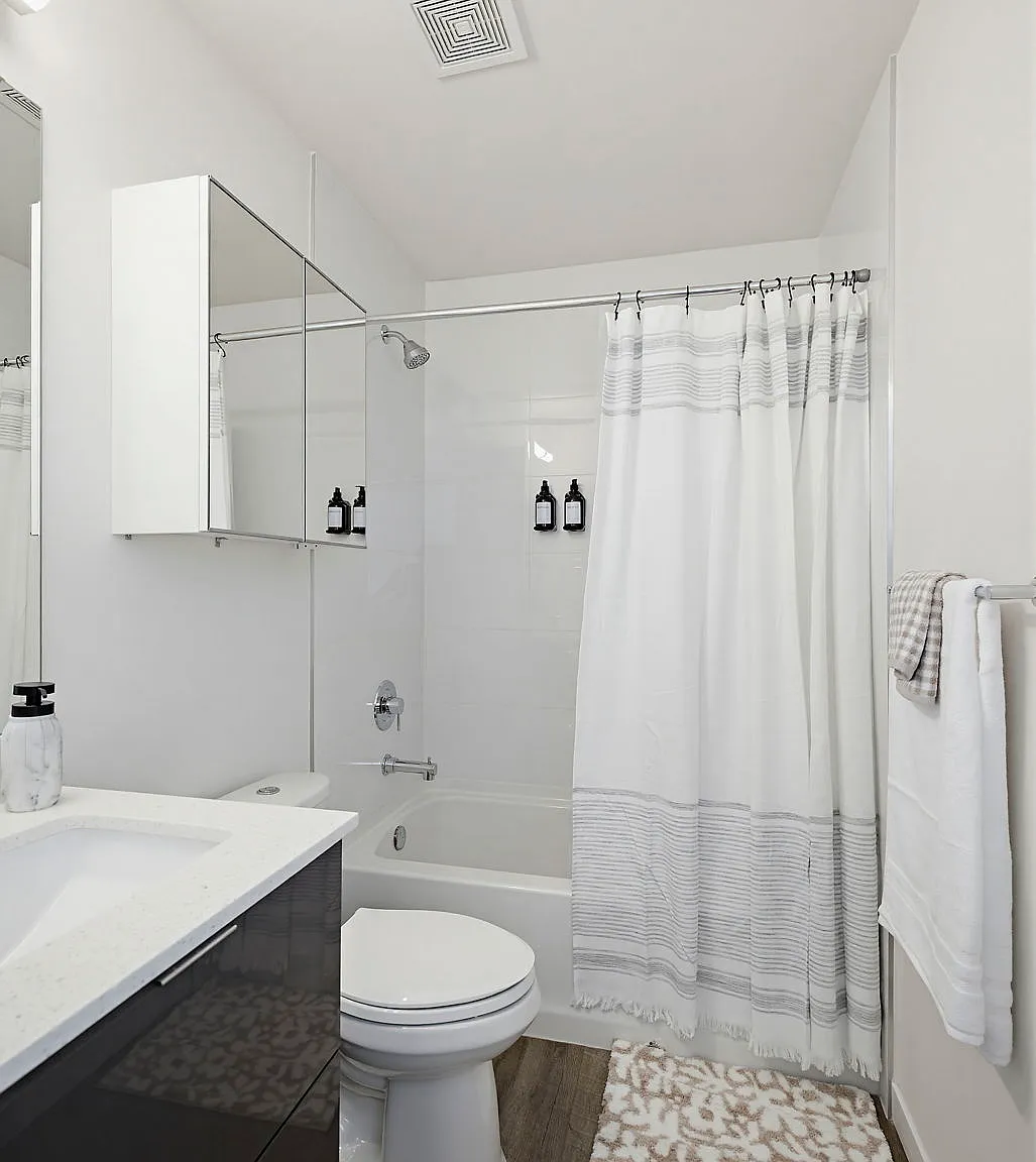 3 bed, 1412 sqft, $4,700 — Photo 2